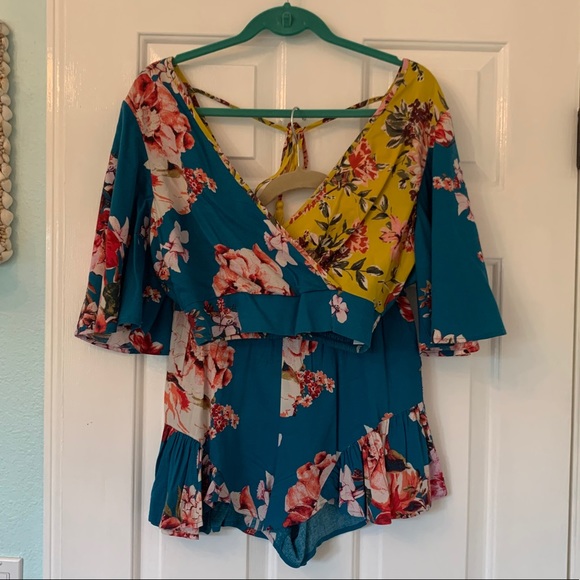 Band of Gypsies Tops - Floral two piece set.